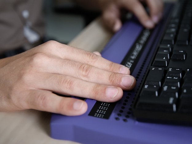 Nachaufnahme einer Braillezeile – digitale Barrierefreiheit und assitive Technologien